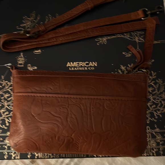 Leather purse with straps never used. - Picture 2 of 2